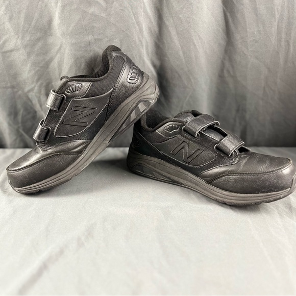 New Balance | Hook and Loop Leather 928v3 | Size 9, 2E - Picture 2 of 9